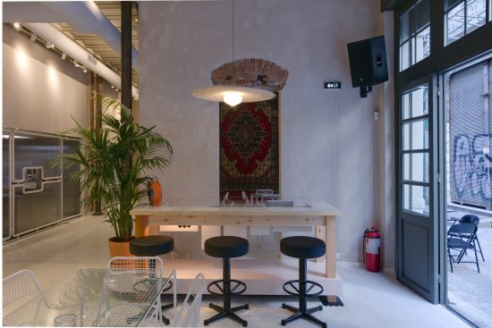 indoors bar  - ypsilon