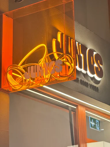 decoration  - juntos sips and brunch volos 