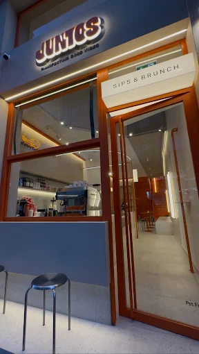 outdoors  - juntos sips and brunch volos 