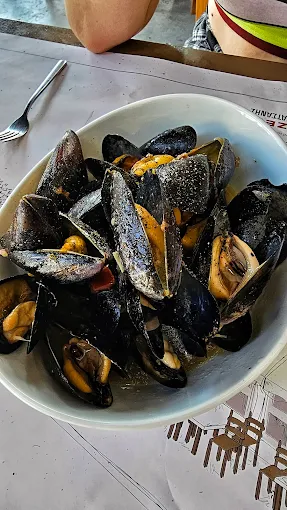 mussels  - ouzeri karakatsanis 169 volos