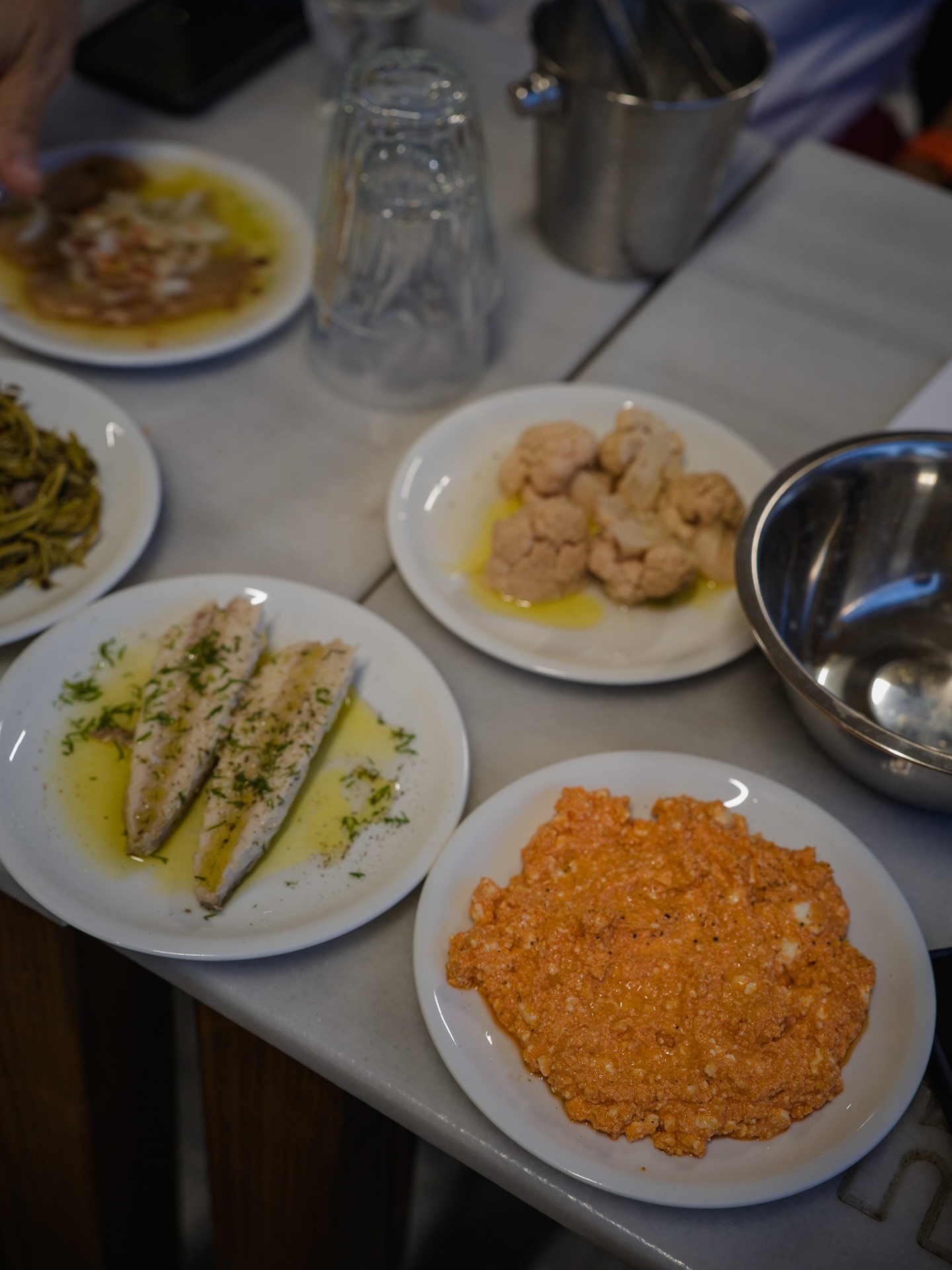 meze  - ouzeri karakatsanis 169 volos