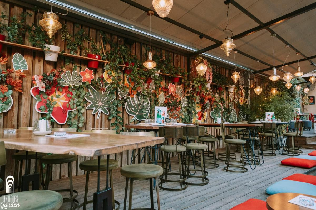 outdoors gastrobar - Ten Doors