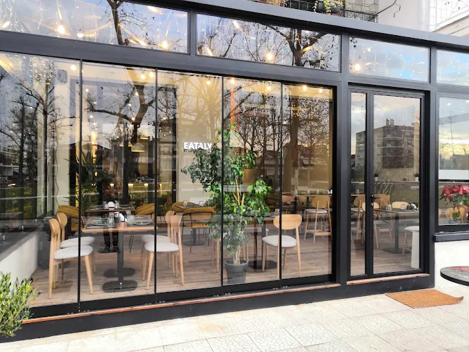 outdoors pizza restaurant - eataly pizza & pasta