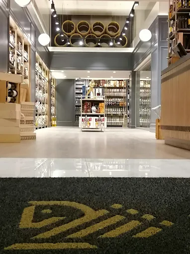 indoors - Cava Tsinas-Wine & Spirits