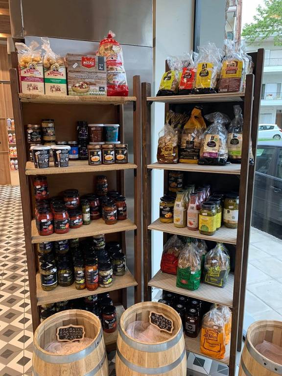 traditional products - kreopoleio-poutokas-euth