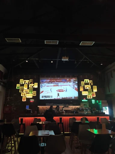  sports bar - broadway