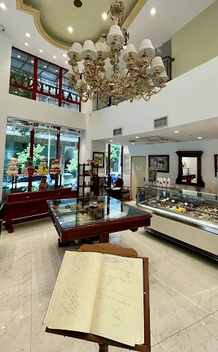 indoors shop - konstantinidis