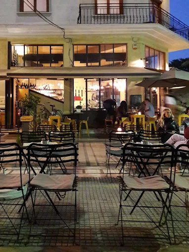 outdoors seating - klimax wine bar 