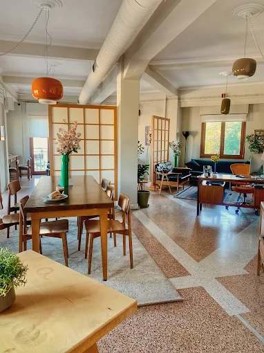 indoors decor - klimax wine bar 