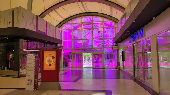 indoors - Fashion City Outlet