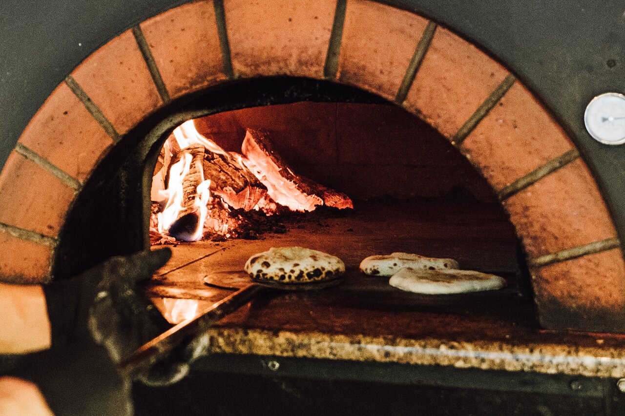 wood fired pizza - pezouli