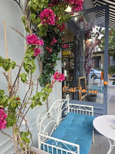 outdoors decor - C' est La Vie volos