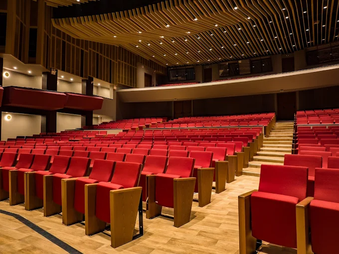 indoors threatre - dimotiko theatro vaggelis papathanasiou volos