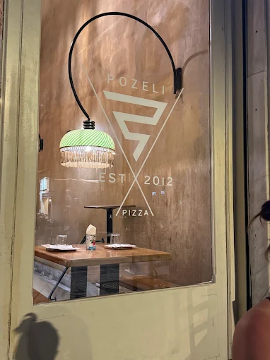 outdoors  - pizza pozeli