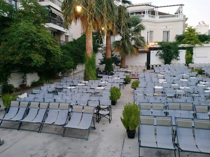 outdoors cinema - exoraistiki