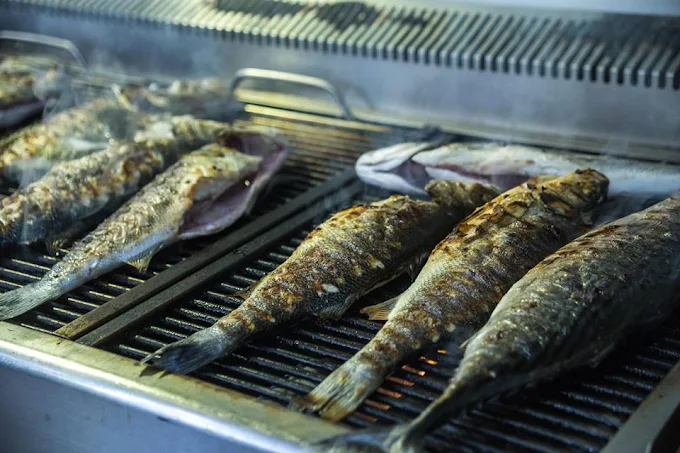 cooked fresh fish - ixthiopoleio xirakias