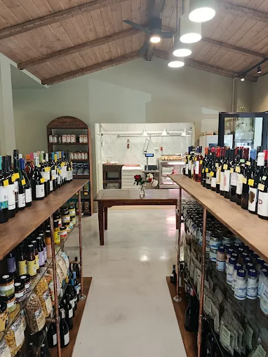 indoors - epiloges oikogeneia makrigianni butcher