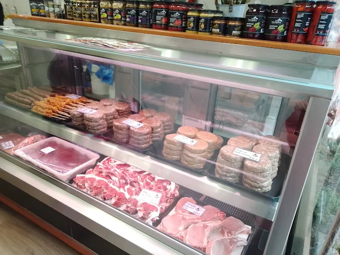 fresh meat - epiloges oikogeneia makrigianni butcher