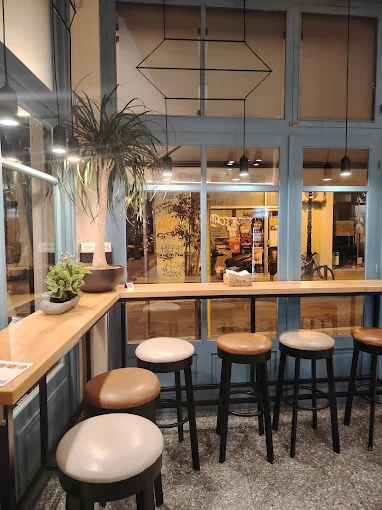 indoors restaurant- feyrouz