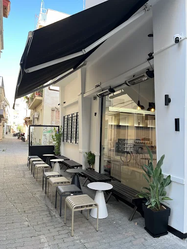 outdoors seating  - nomas quality street coffee volos