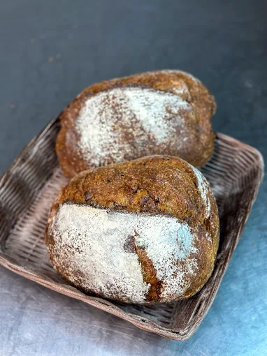 fresh bread - artognosia volos 