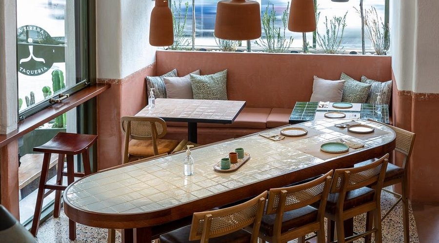 Indoors restaurant - la sirena