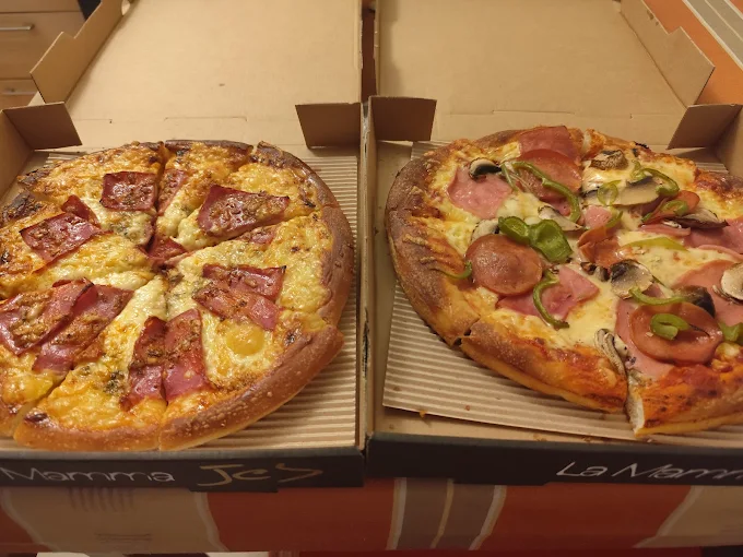 pizzas  - pizza la mama volos