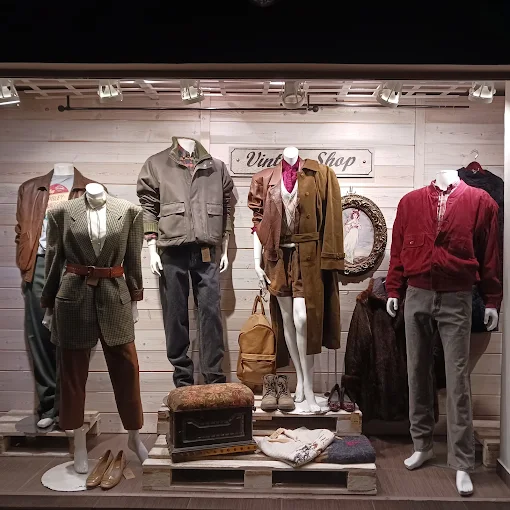 mens and womens vintage clothing - redressing stores - vintage stores trikala