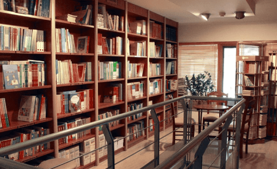 books  - tsiopelakos bookstore trikala