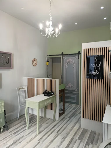 indoors jewellery shop - salepi jewellery trikala 