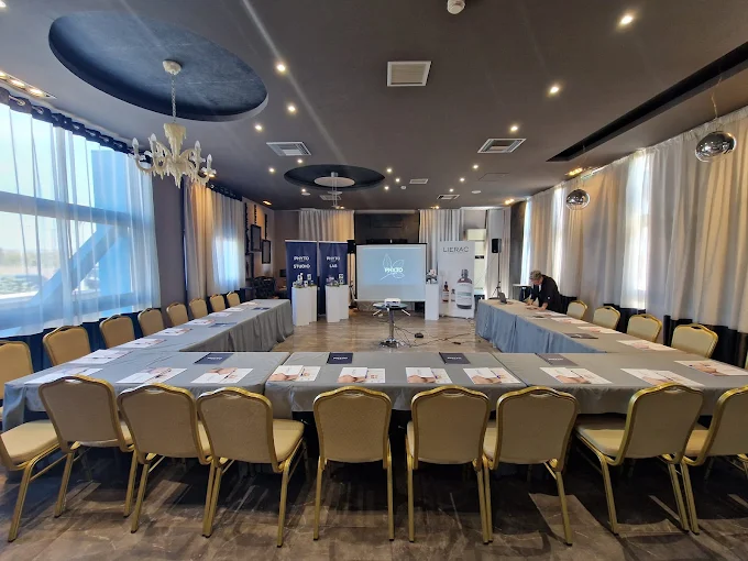 indoors - gallery art events 