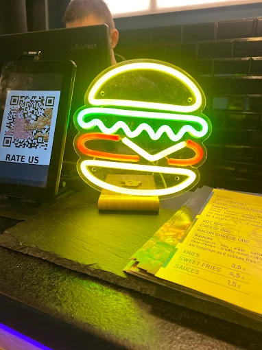 indoors decoration - smash guys trikala