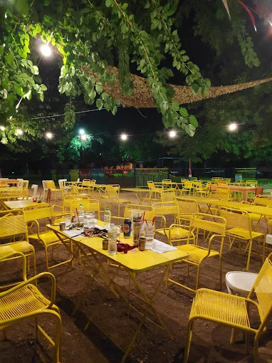 outdoors seating - americana Street Culture Food trikala