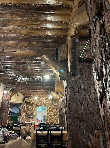 indoors - strougka trikala