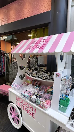 accessories and jewellery canteen - modern vintage karditsa