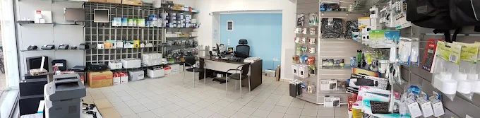 indoors tech store - tech lab