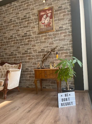 indoors decoration  - grime's tattoo studio karditsa