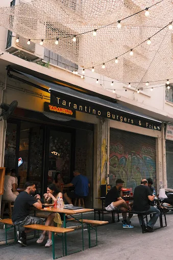 outdoors restaurant - Tarantino Sandwiches & Fries