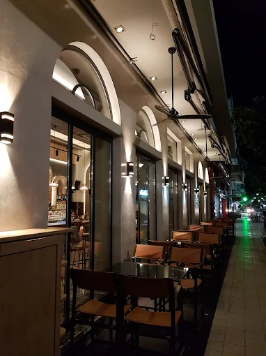 outdoors - Fontaine Brunch - Patisserie karditsa