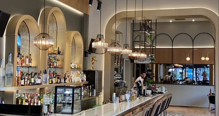 indoors - Fontaine Brunch - Patisserie karditsa