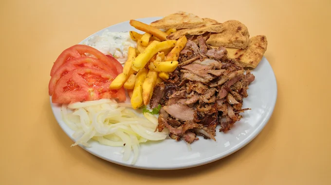 gyros meal  - to mpampatsiko karditsa