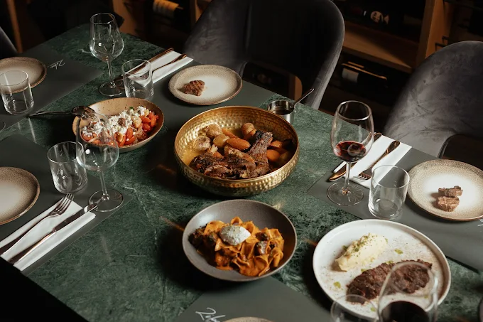 dining table - ziba restaurant karditsa