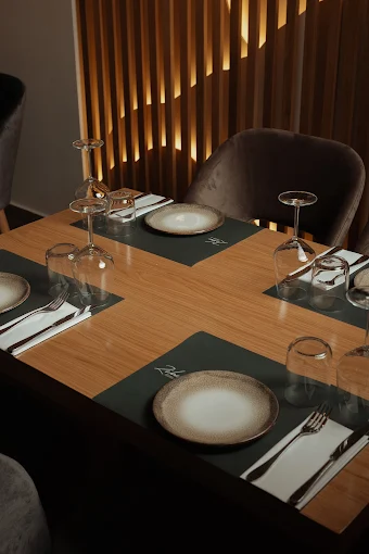 indoors table  - ziba restaurant karditsa