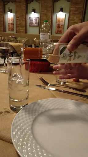 ouzo - stou kousto mezedopoleio karditsa