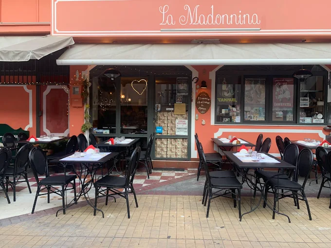 outdoors - la madonnina italian restaurant karditsa