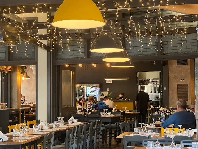 indoors  - pseatopolis restaurant karditsa