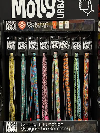 accessories Four Paws Petshop - Grooming salon