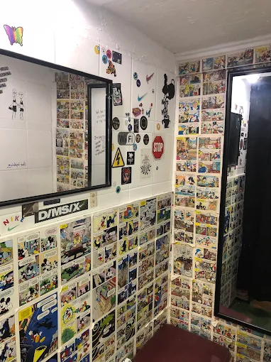 indoors - impletum thrift store ioannina