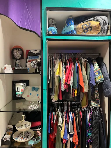 clothing and accessories  - impletum thrift store ioannina