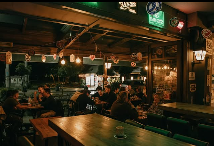 indoors area- beer brothers ioannina